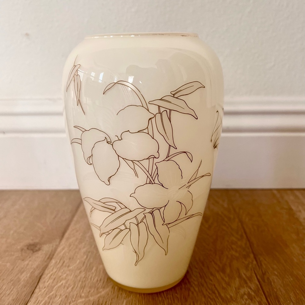 Vintage Hand Blown Italian‎ Flrenze Creamy William Moorcroft Style Glass Vase 8”